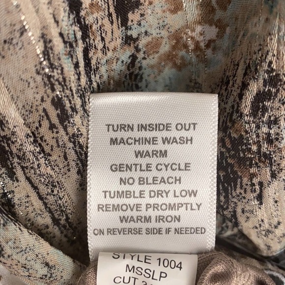 Sara Michelle Floral Paisley Pleated Metallic Accent Tie Sleeve Keyhole Blouse - Picture 7 of 7